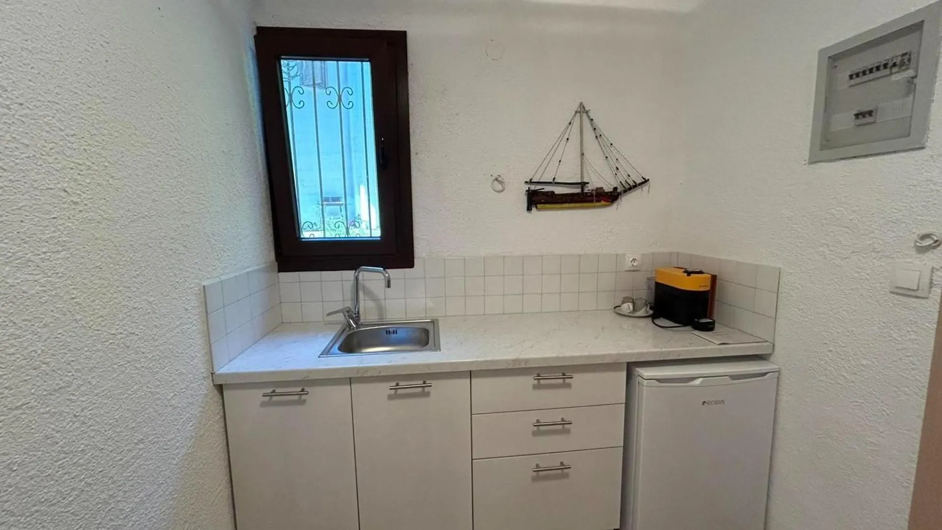 Maisonette With Garden Under The Elani Pines