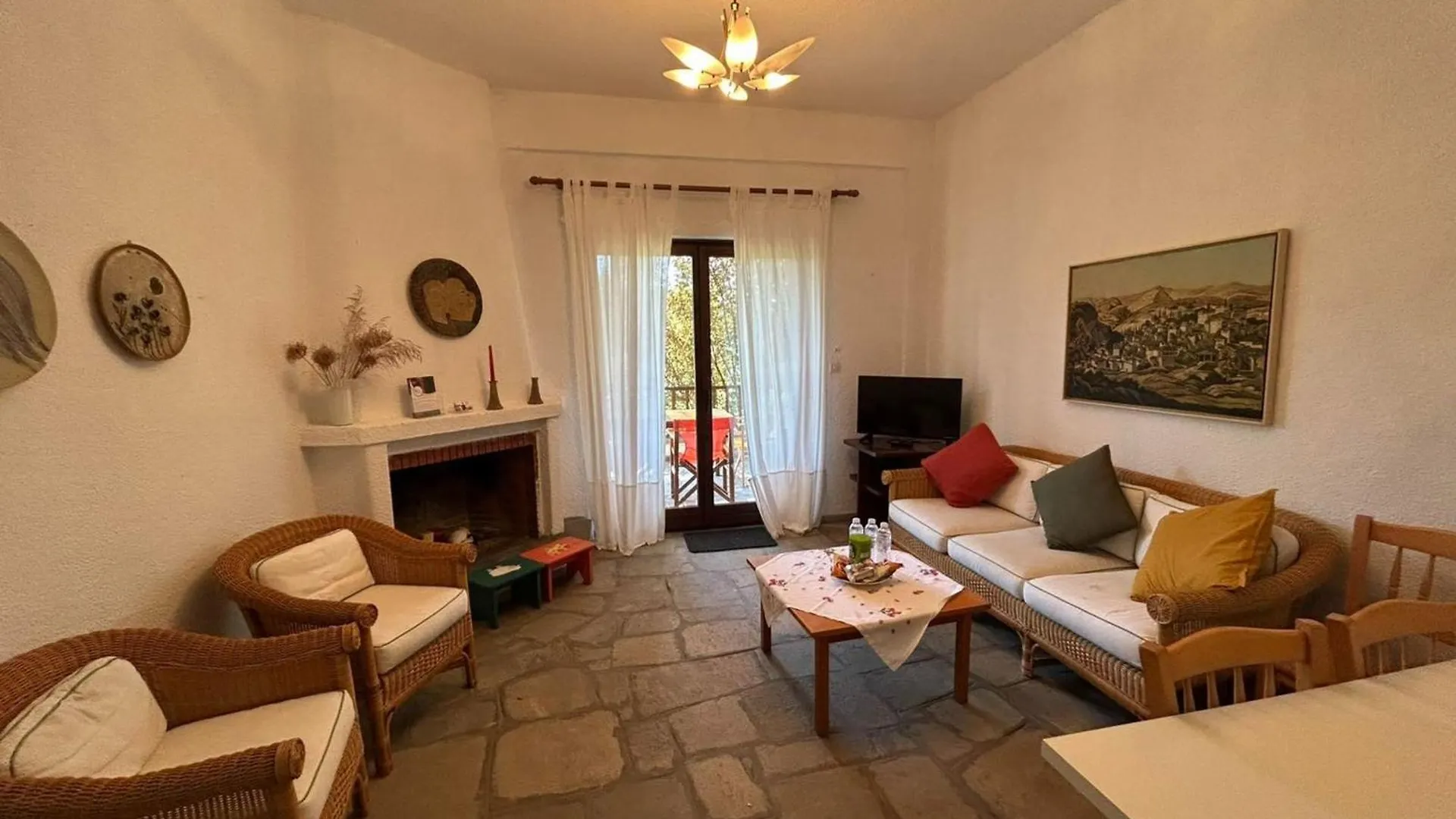 펜션 Maisonette With Garden Under The Elani Pines